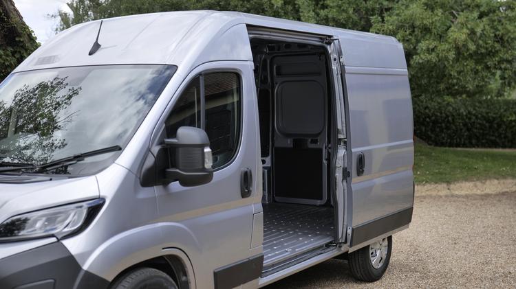 FIAT DUCATO 35 MAXI L4 DIESEL 2.2 Multijet 180 H2 Van Auto